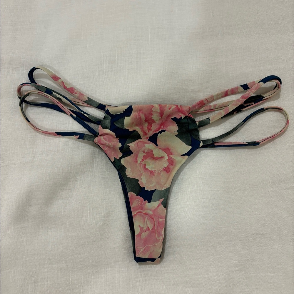 Frankie’s Bikinis Sienna Bottoms in Pink Peony - Medium